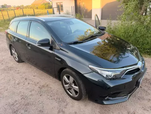 Toyota Auris for rent in Poland